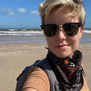 Meet your Posher, Laura